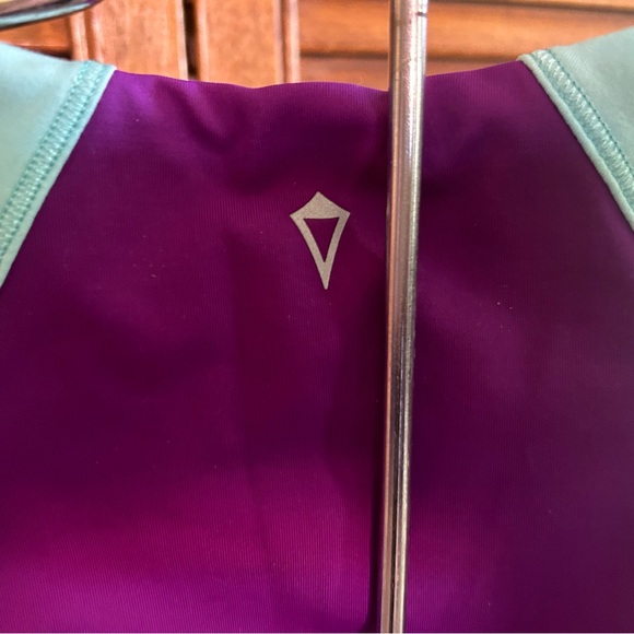 Ivivva size 10 tank with the ability to add cups - Picture 3 of 5